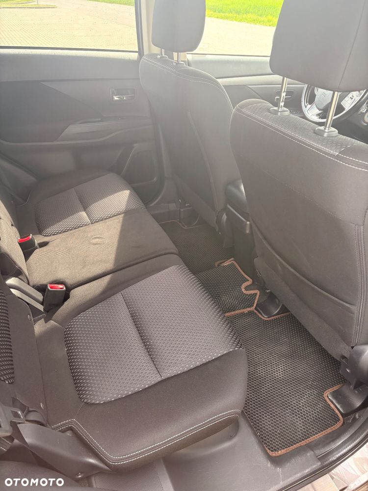 Mitsubishi Outlander 2.0 Intense + 4WD CVT - 7