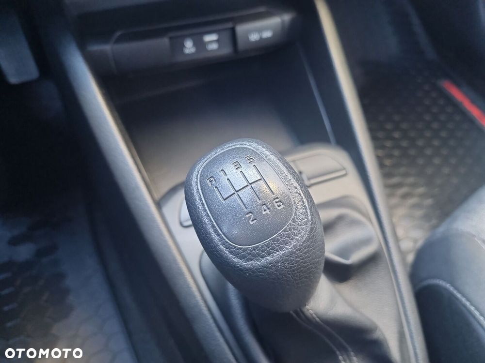 Kia Stonic 1.4 L - 22