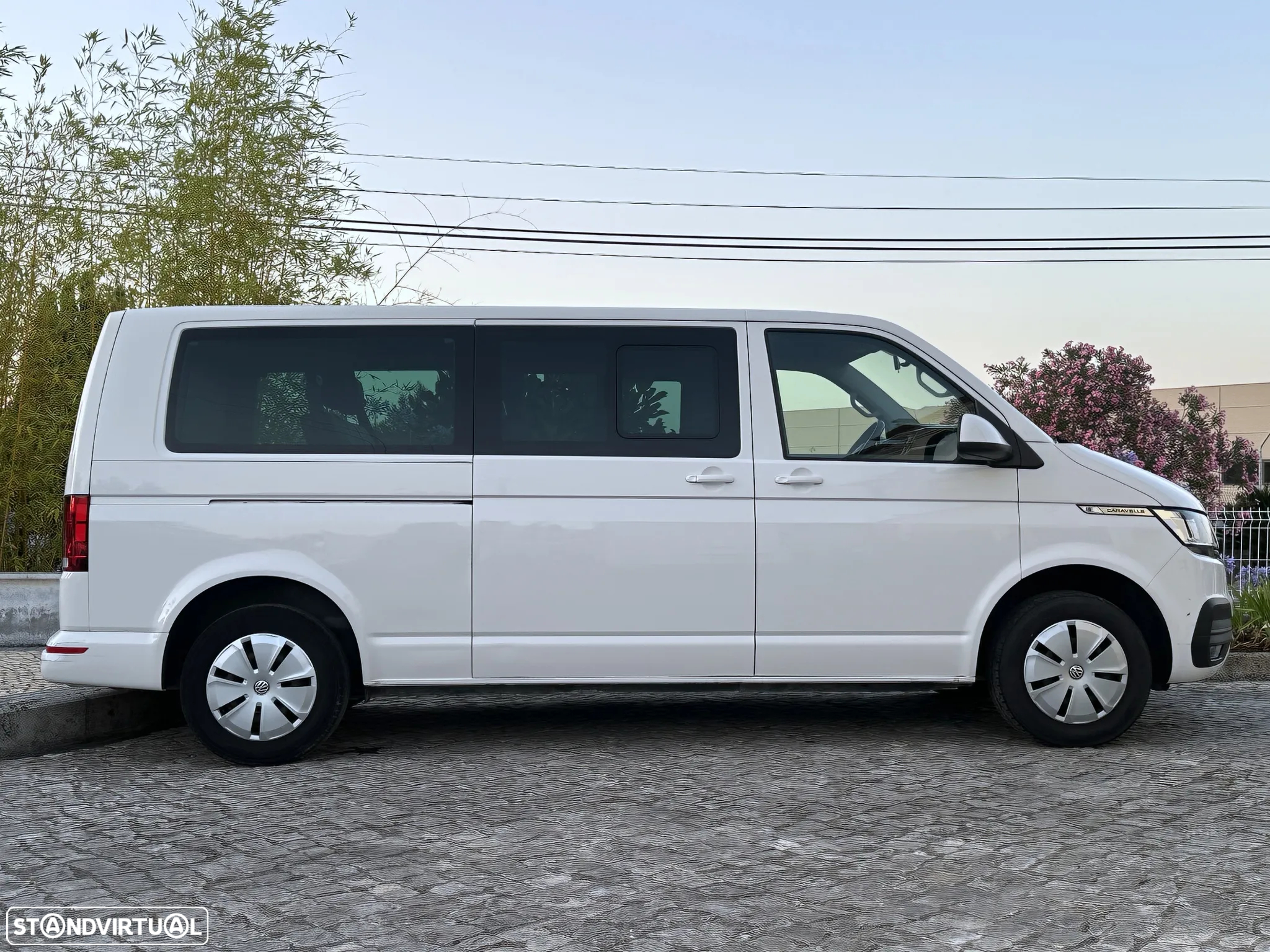 VW Caravelle 2.0 TDi BM Longa Comfortline - 2