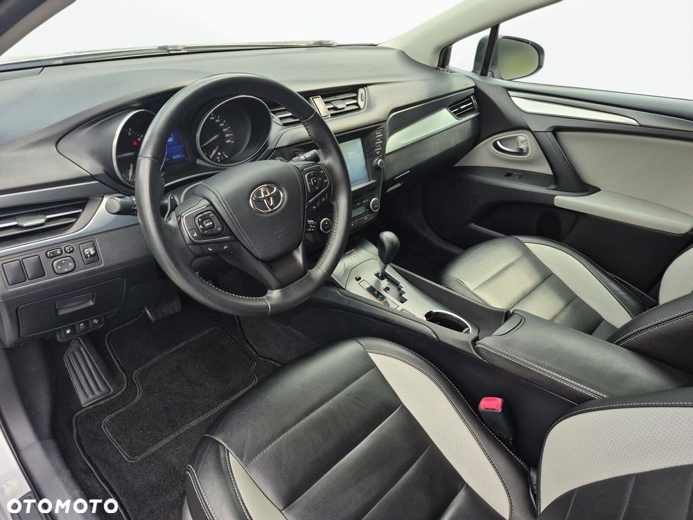 Toyota Avensis 1.8 Prestige MS - 12