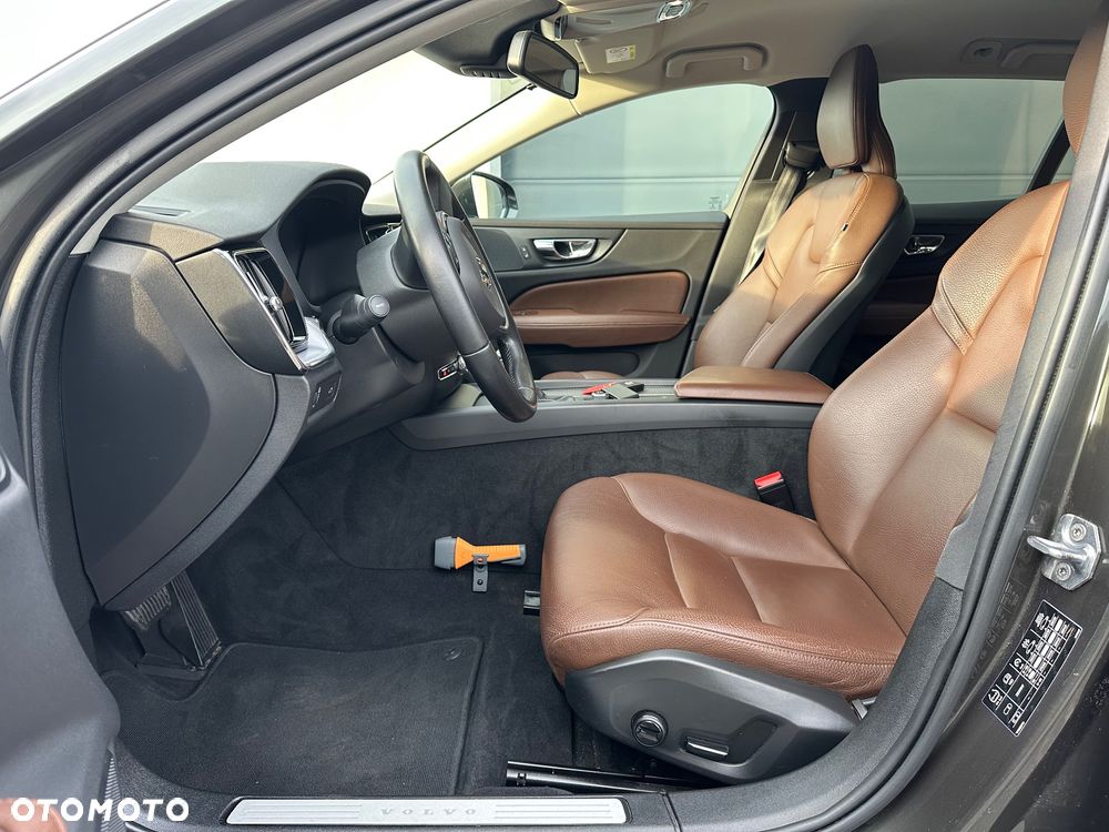 Volvo V60 D3 Momentum Pro - 7