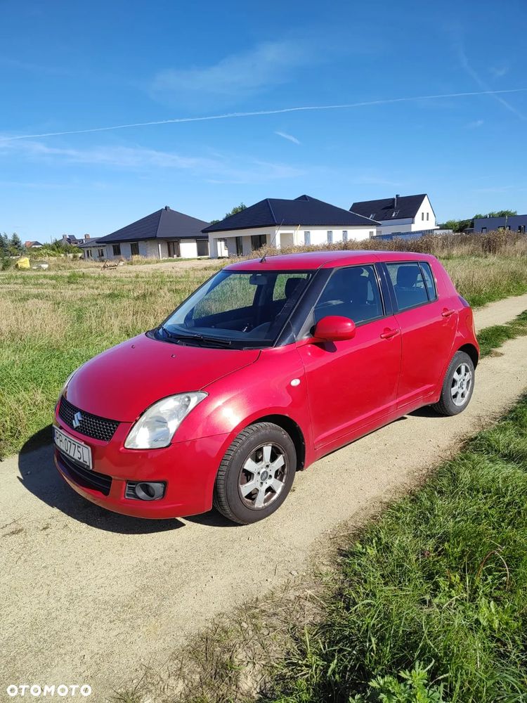 Suzuki Swift - 1