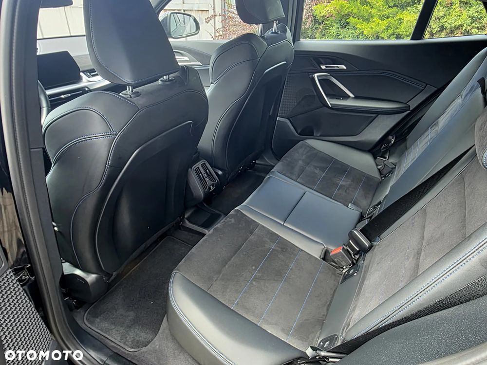 BMW iX2 eDrive20 66.5kWh M Sport - 21