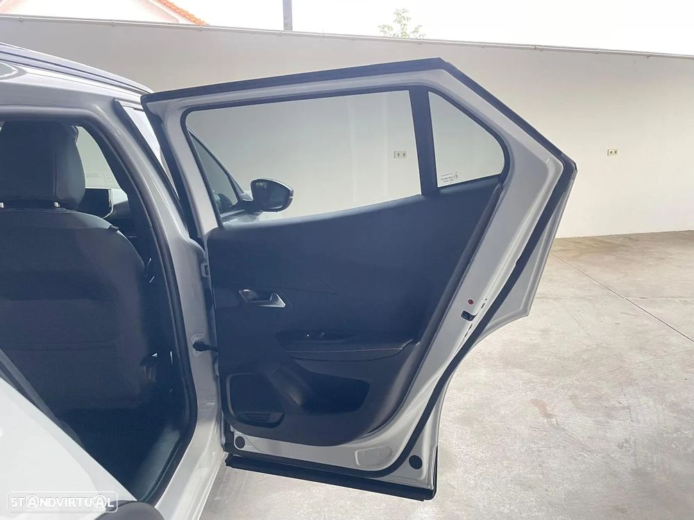 Peugeot 2008 1.2 PureTech Allure Pack - 29