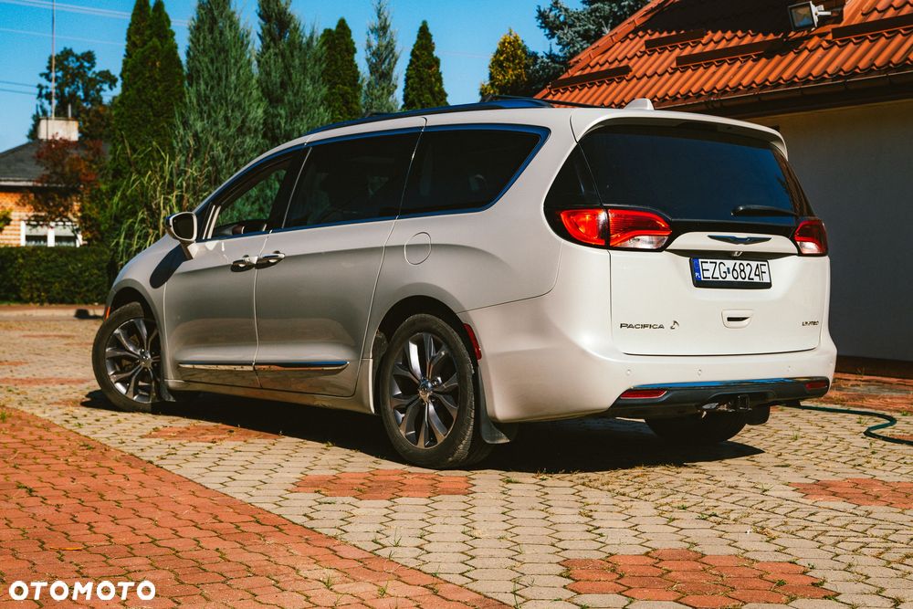 Chrysler Pacifica - 13