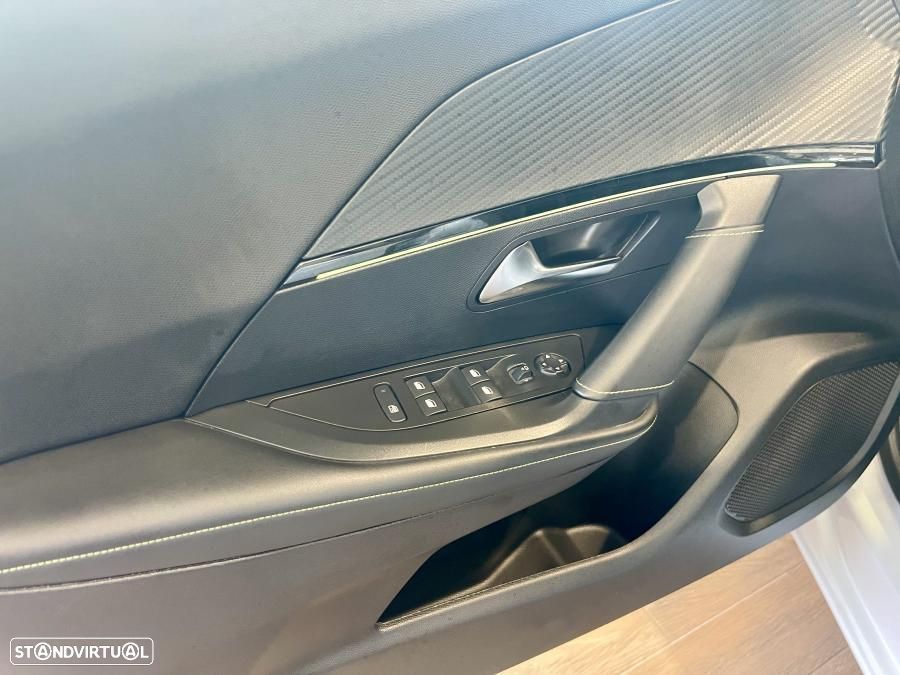 Peugeot 2008 1.2 PureTech GT Pack EAT8 - 28
