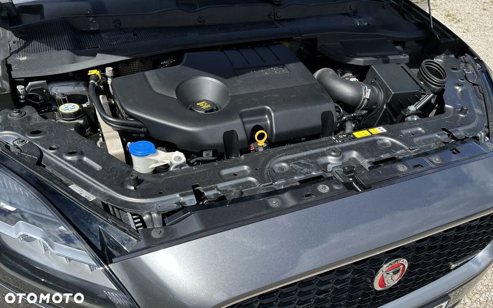 Jaguar E-Pace 2.0 i4D AWD R-Dynamic - 17