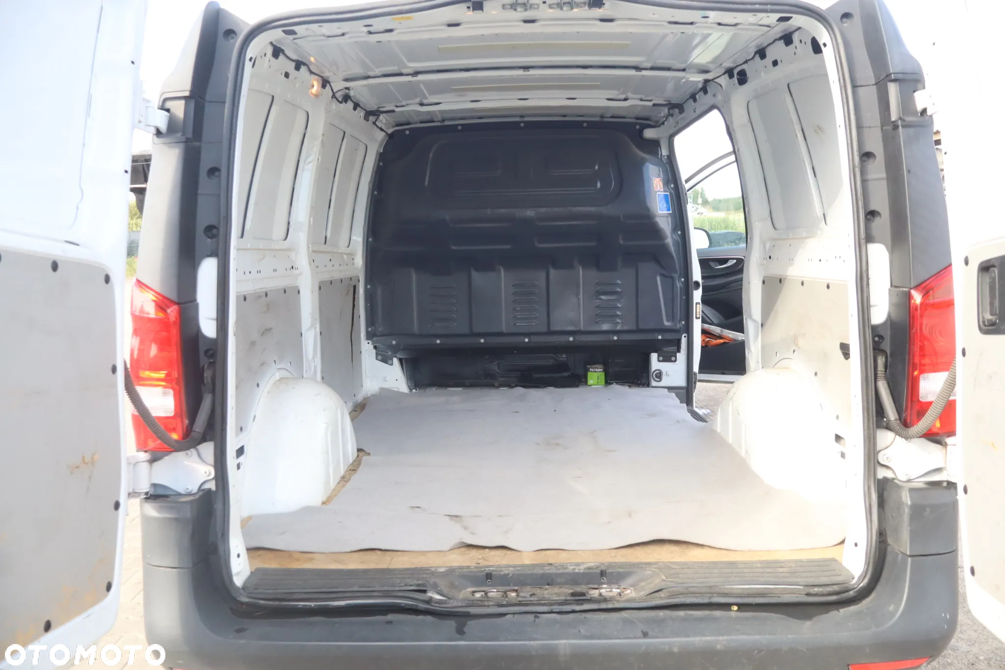 Mercedes-Benz Vito - 11