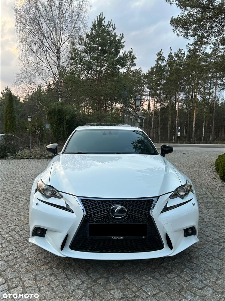Lexus IS 300h F Sport EU6 - 3