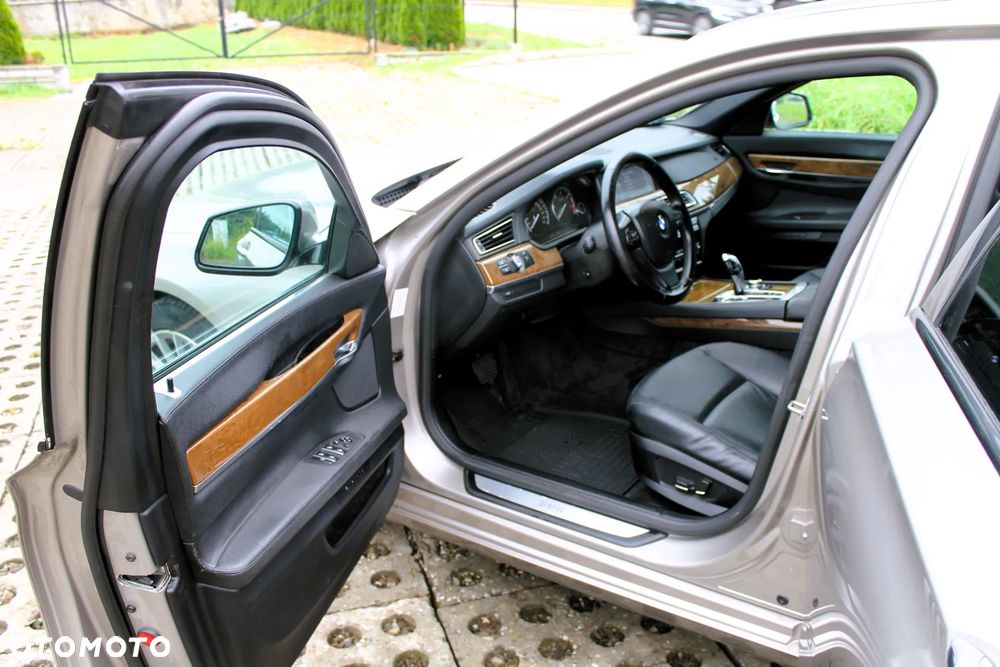 BMW Seria 7 730d Blue Performance - 22