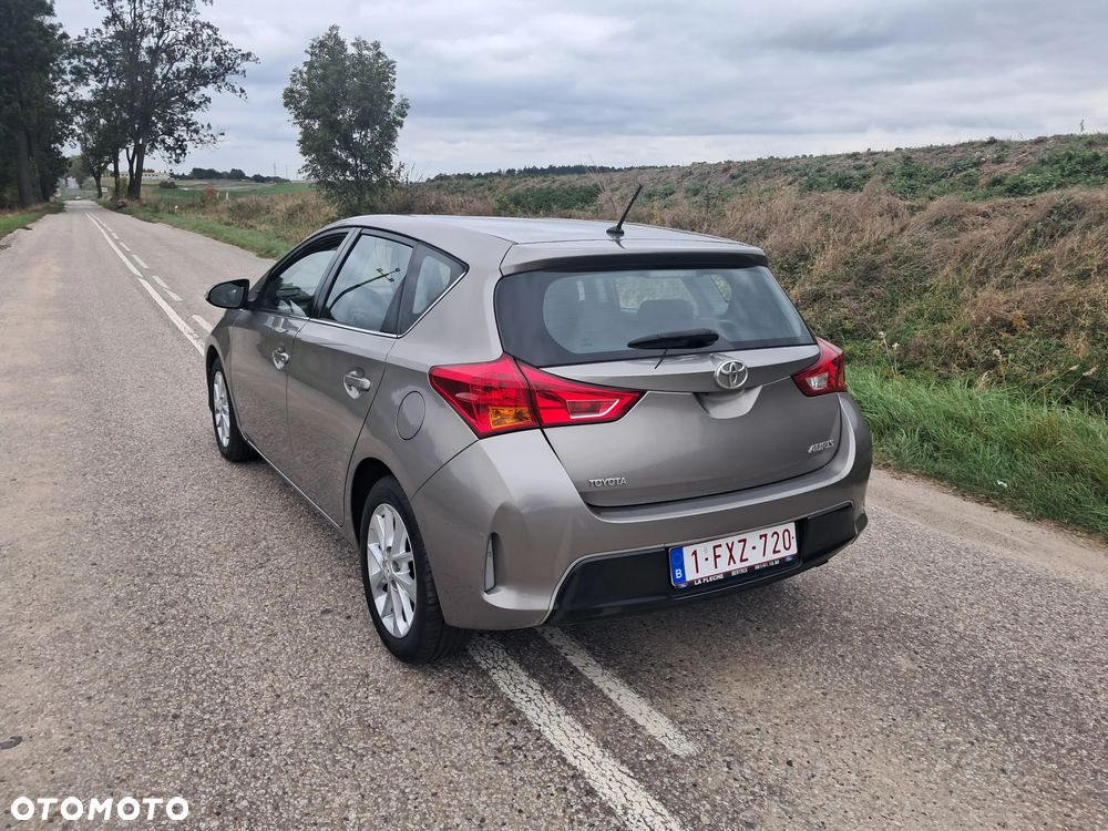 Toyota Auris 1.4 D-4D Active - 5