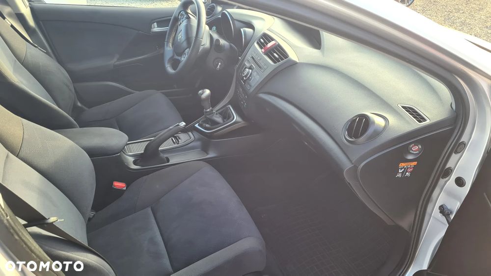 Honda Civic 2.2 i-DTEC S - 24