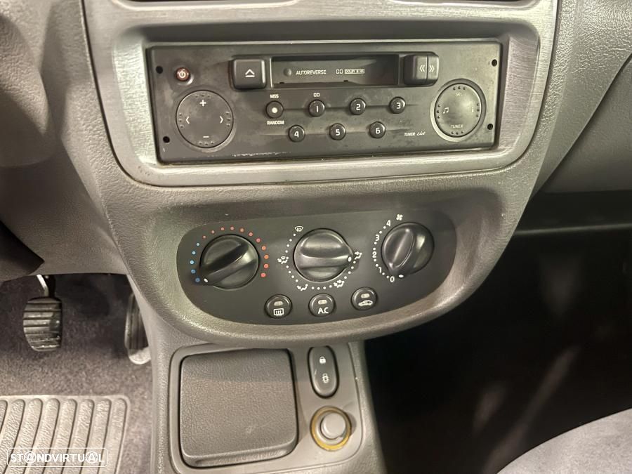 Renault Clio 1.2 RXE - 10