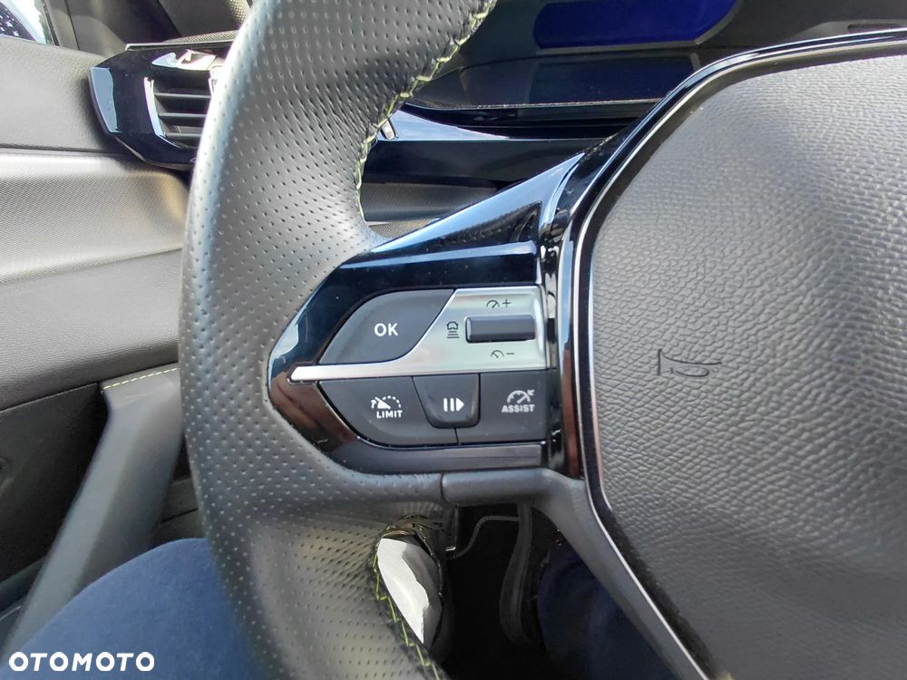 Peugeot 408 1.6 Plug-In Hybrid 180 GT EAT8 - 17