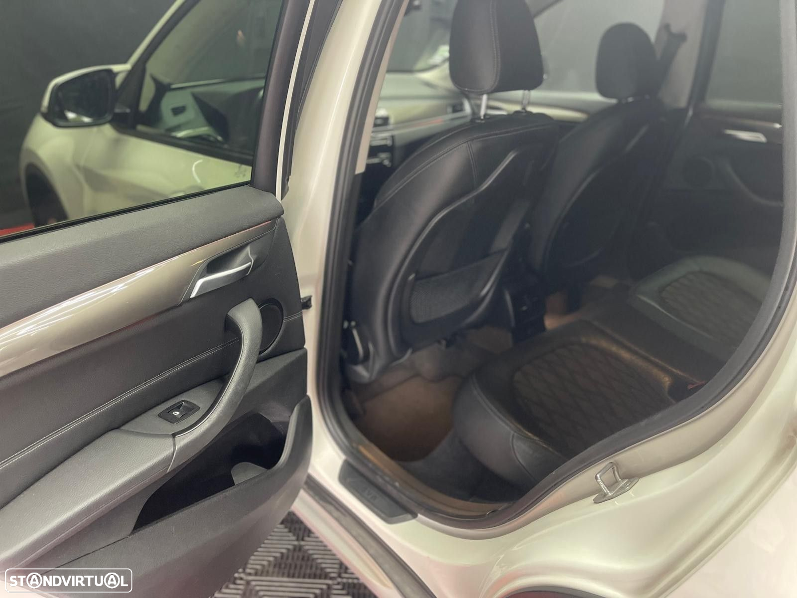 BMW X1 16 d sDrive Line Sport - 12