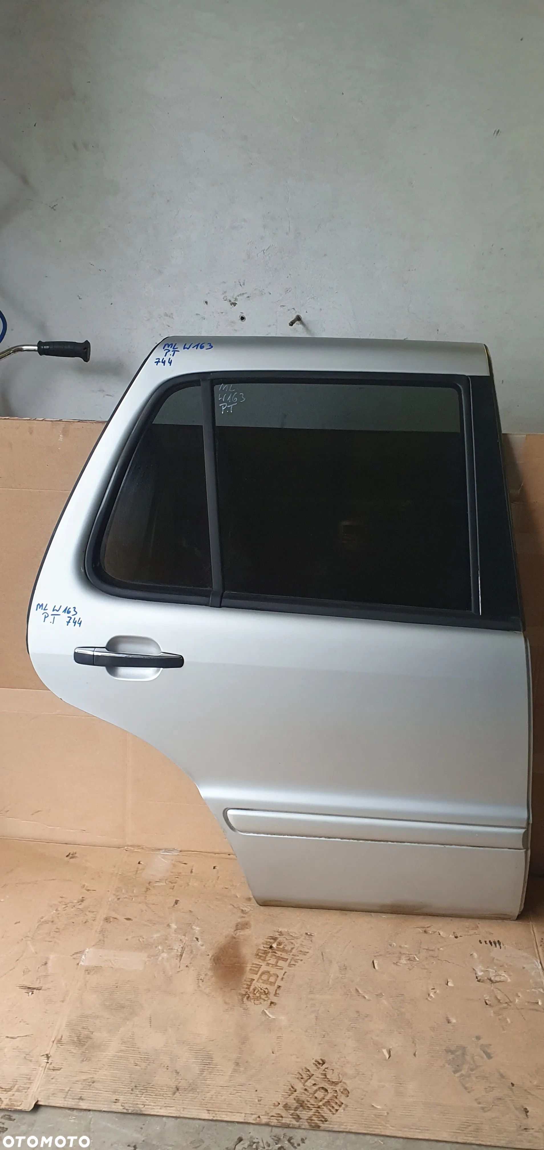 Drzwi prawy tył tylne prawe Mercedes ML W163 744 C744 - 1