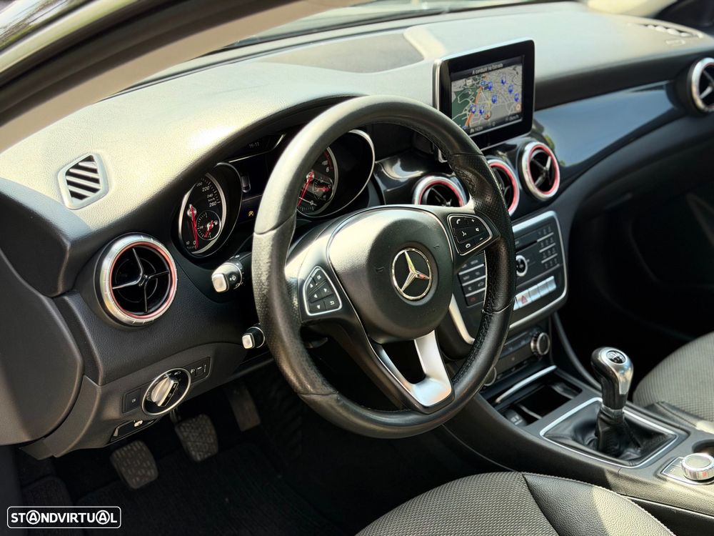Mercedes-Benz CLA 180 d - 9