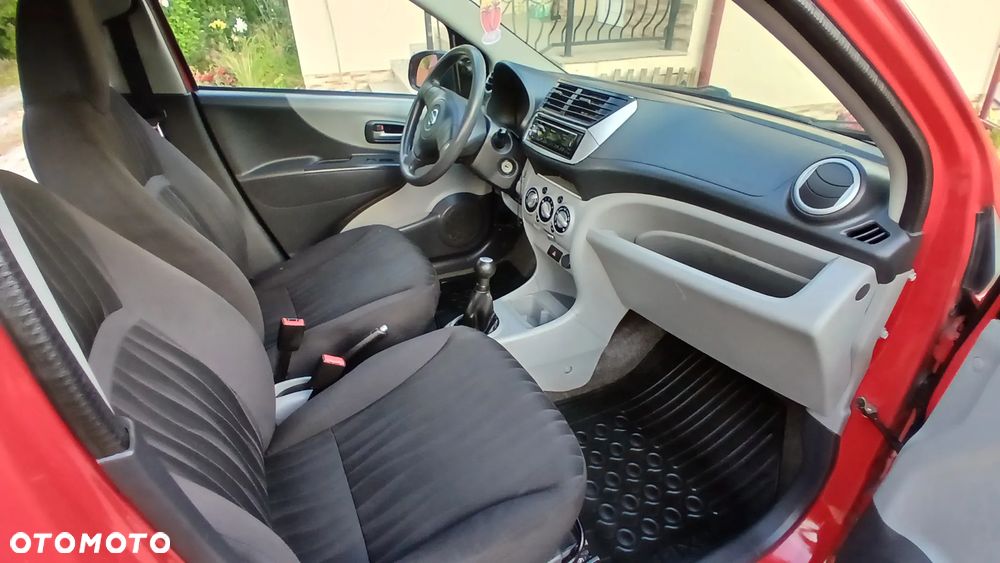 Nissan Pixo - 17