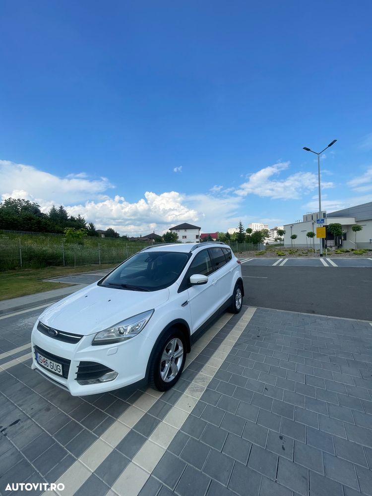 Ford Kuga 2.0 TDCi 2x4 Trend - 4