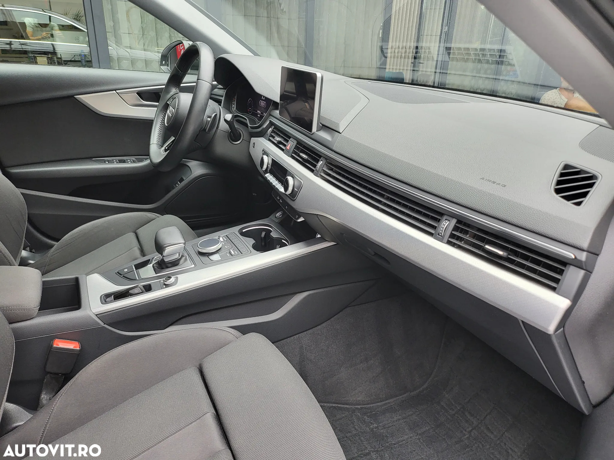 Audi A4 2.0 TDI S tronic Sport - 12
