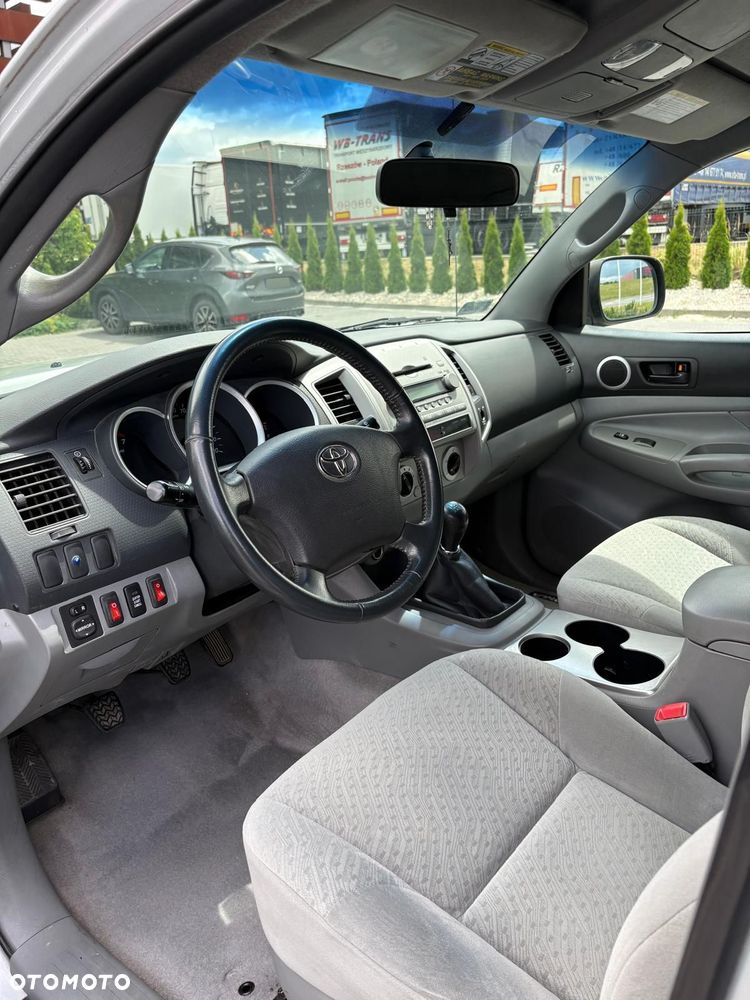 Toyota Tacoma - 7