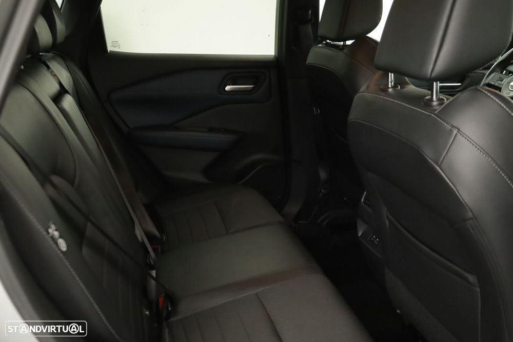 Nissan Qashqai 1.3 DIG-T N-Connecta Xtronic - 22