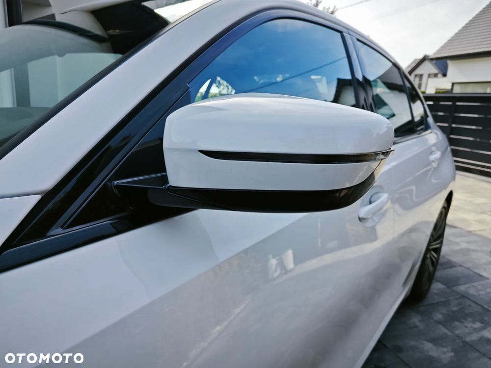 BMW Seria 3 318i M Sport - 17