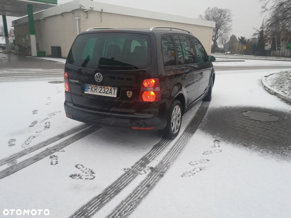 Volkswagen Touran 2.0 TDI Highline - 3