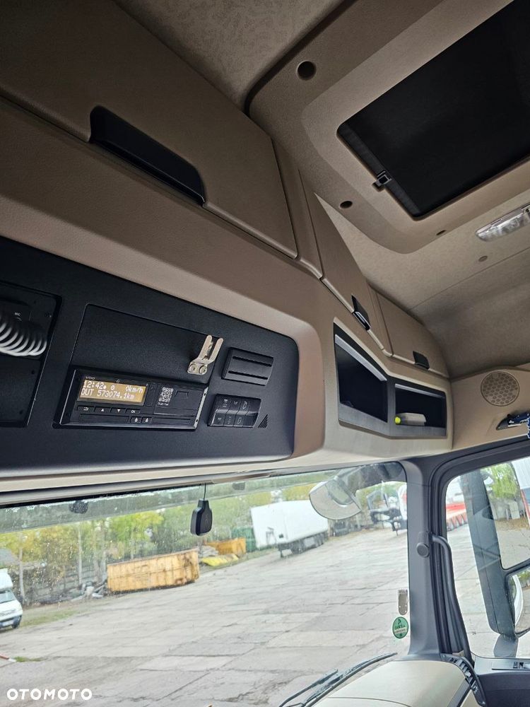 Mercedes-Benz ACTROS - 14