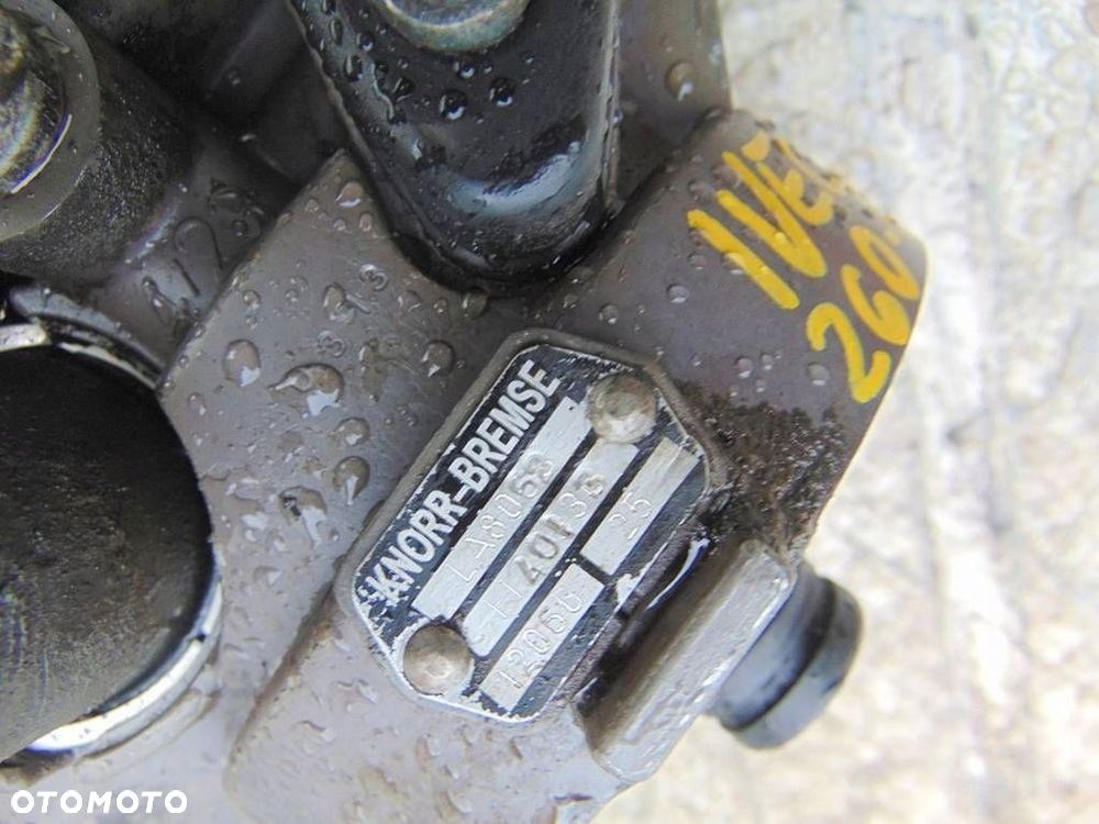 IVECO MAGIRUS 260-30 2005r ZAWÓR PODSTAWA OSUSACZA - 7