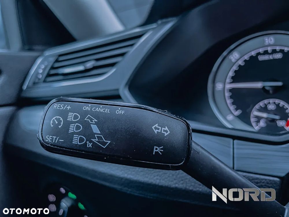 Skoda Superb 2.0 TDI Ambition DSG - 26