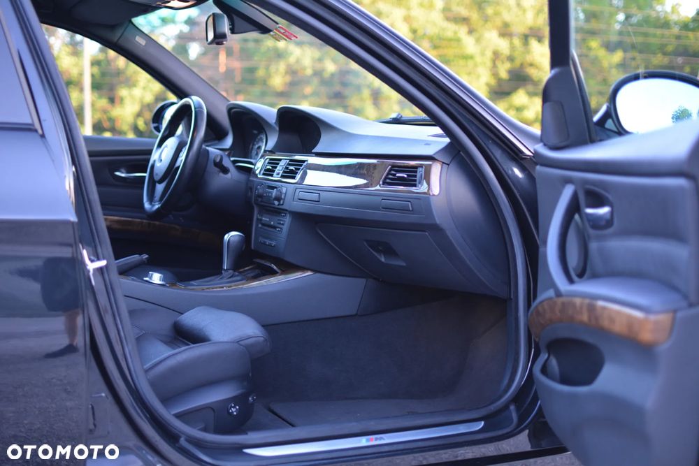 BMW Seria 3 330xi - 25