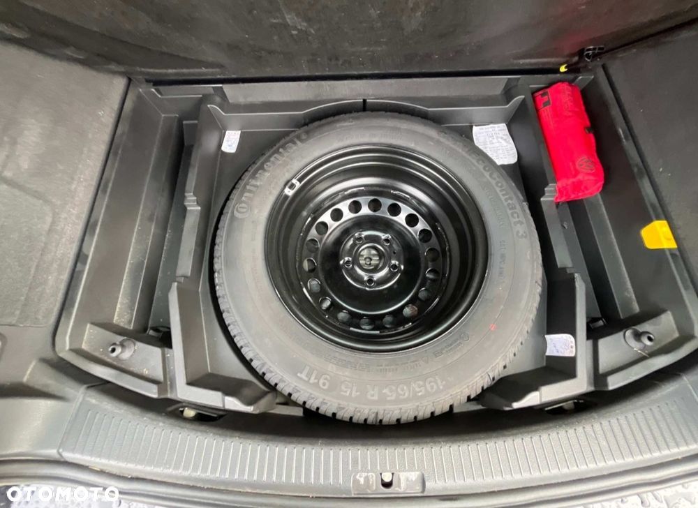 Volkswagen Touran 1.6 TDI DPF Trendline - 14