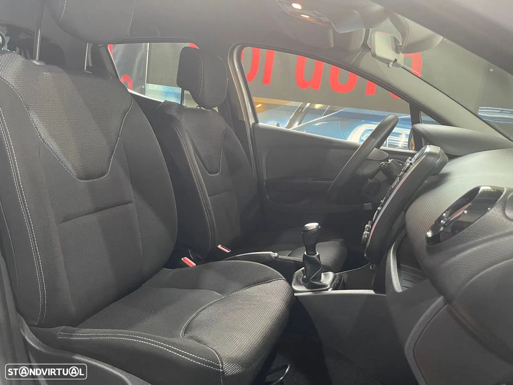 Renault Clio TCe 90 Dynamique - 32