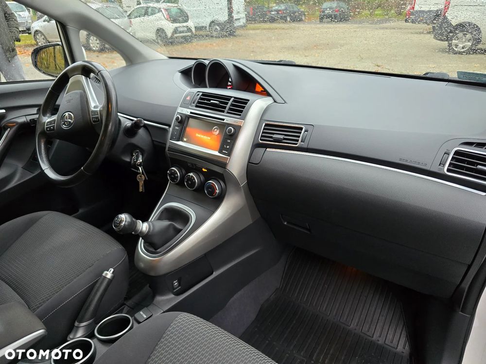 Toyota Verso 2.0 D-4D Active - 9