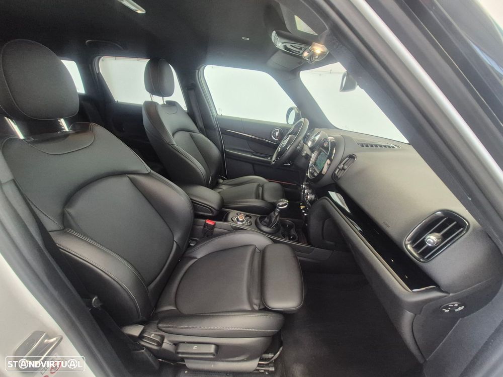MINI Countryman Cooper SE ALL4 Auto - 23