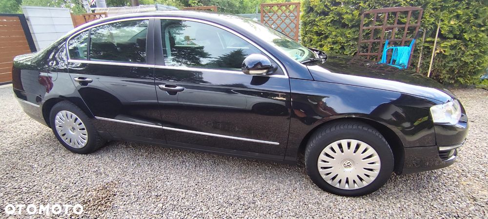 Volkswagen Passat 1.6 FSI Comfortline - 12