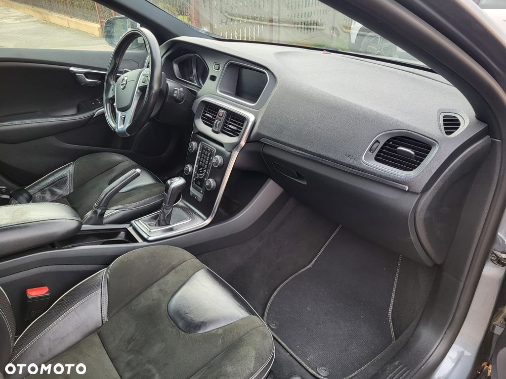 Volvo V40 D3 Geartronic Summum - 20