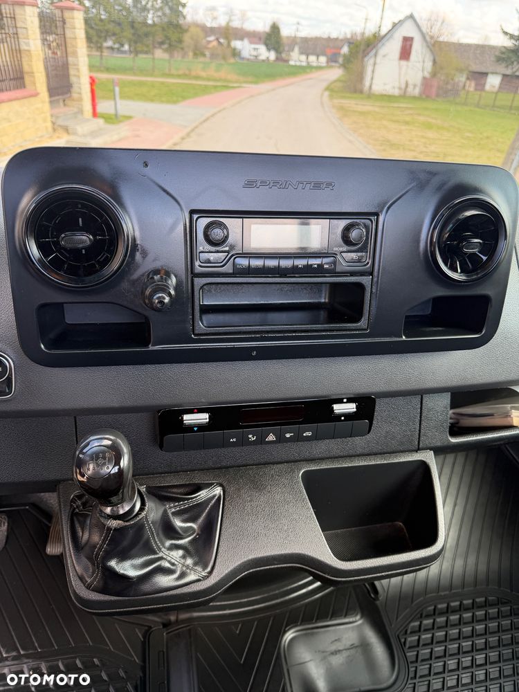 Mercedes-Benz Sprinter - 35