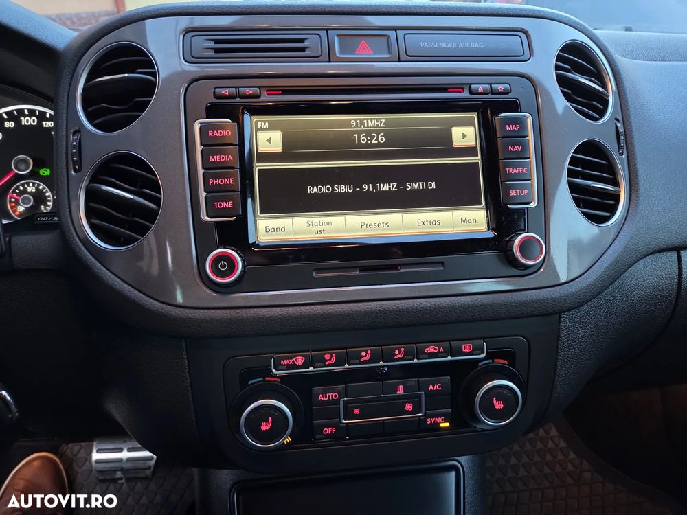 Volkswagen Tiguan 2.0 TDI DPF 4Motion BlueMotion Technology DSG Cup Track & Style - 11