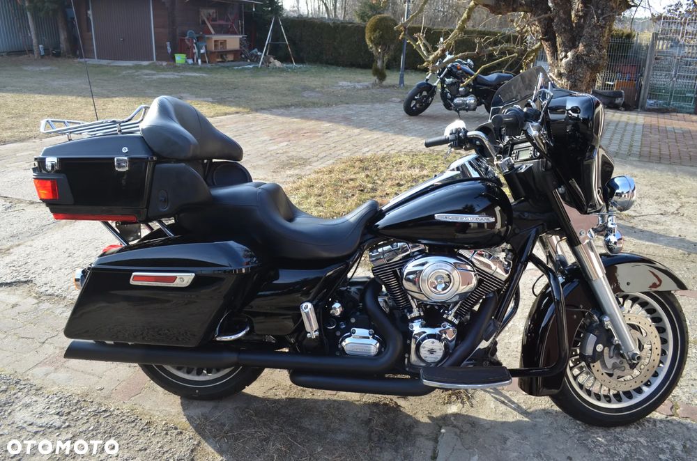 Harley-Davidson Touring Street Glide - 16