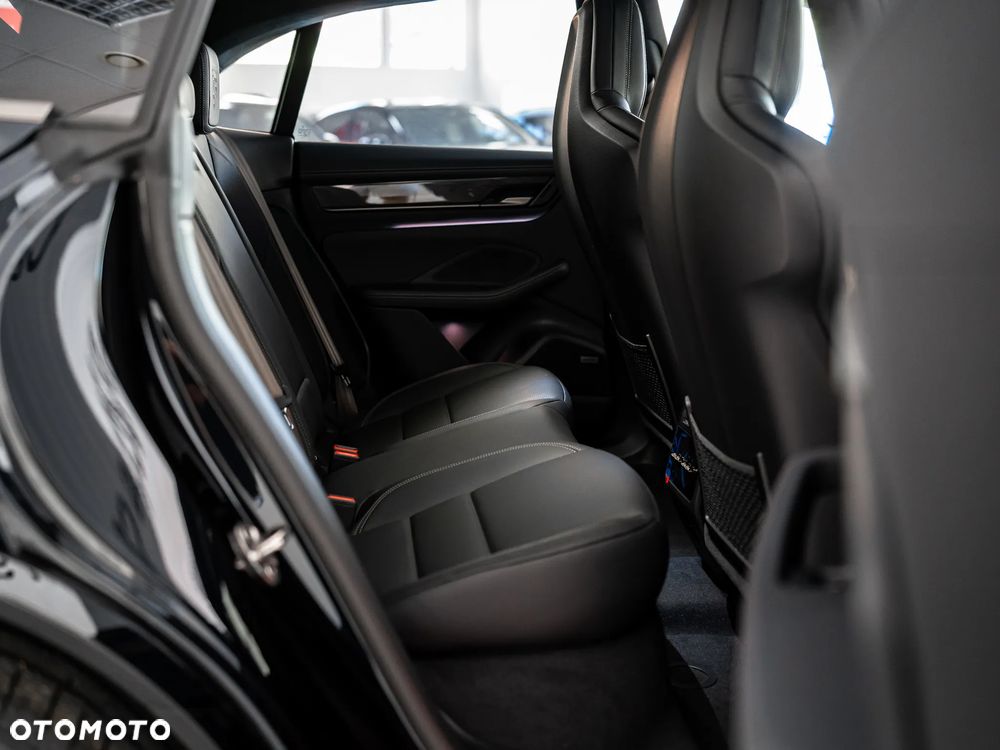 Porsche Macan Turbo - 17