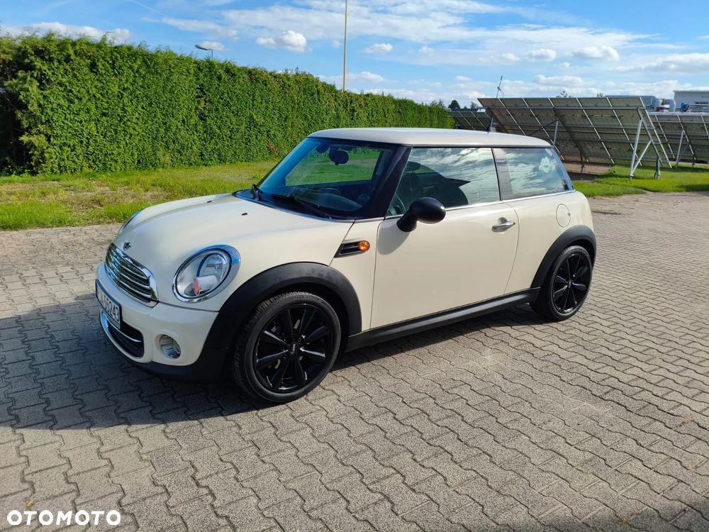 MINI Cooper Standard - 2