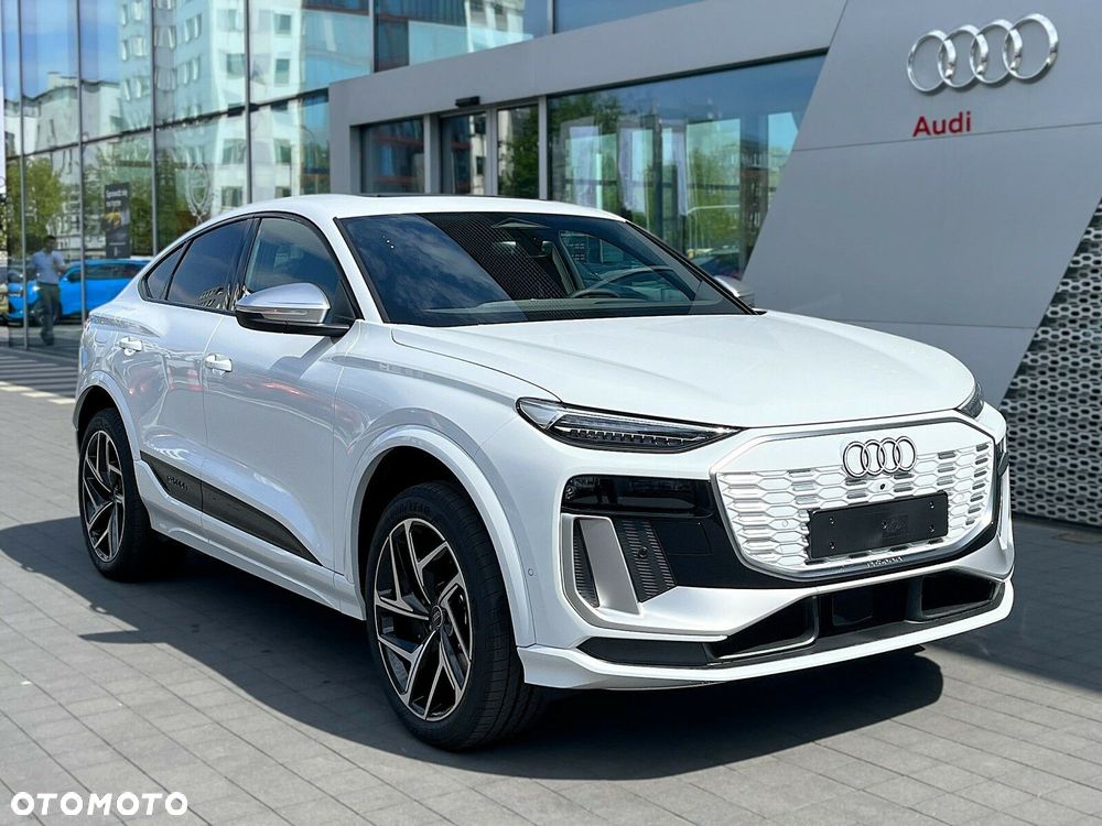 Audi Q6 e-tron - 7