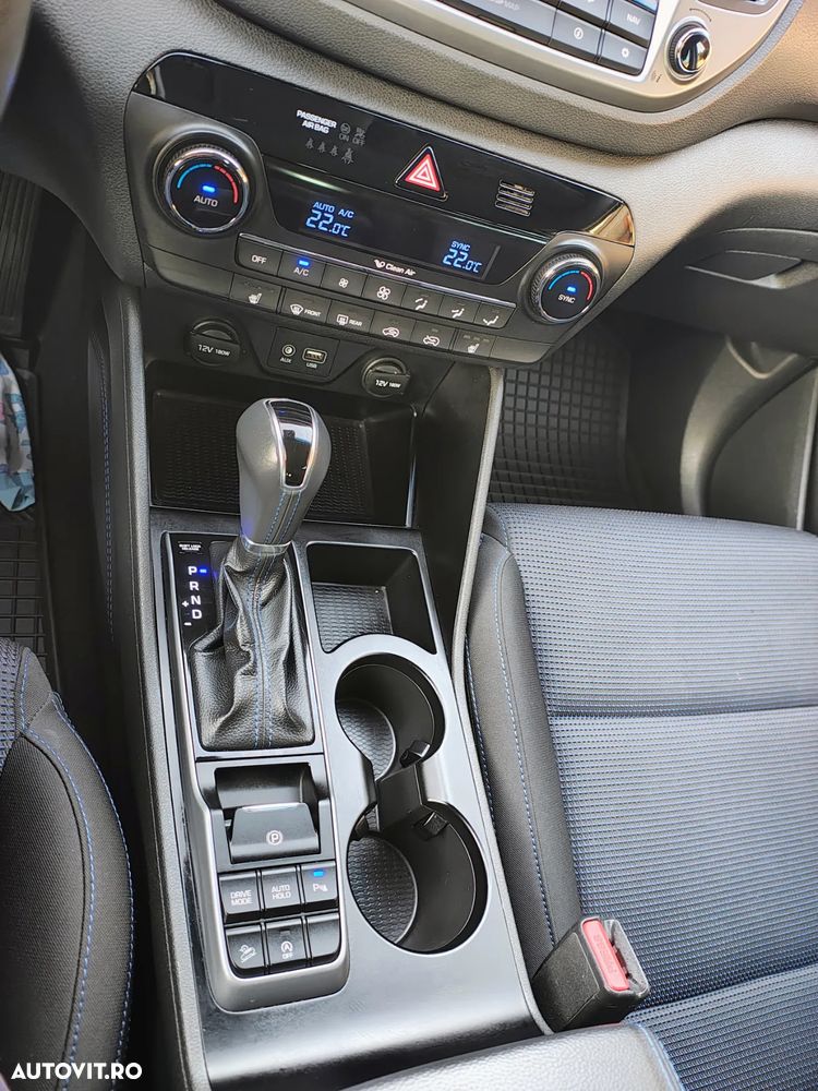 Hyundai Tucson blue 1.7 CRDi 2WD DCT Premium - 23