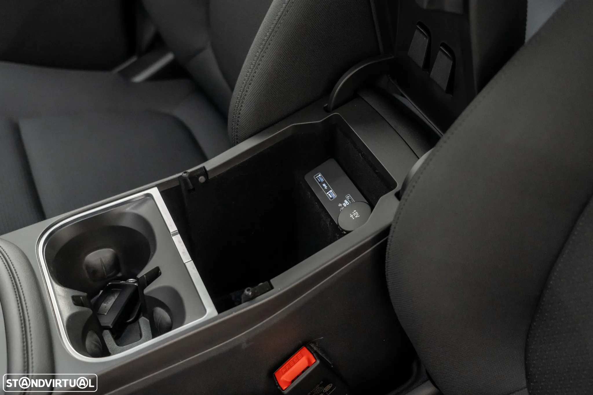 Jaguar E-Pace 2.0 i4D - 22