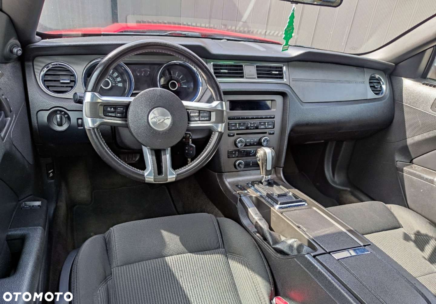Ford Mustang - 34