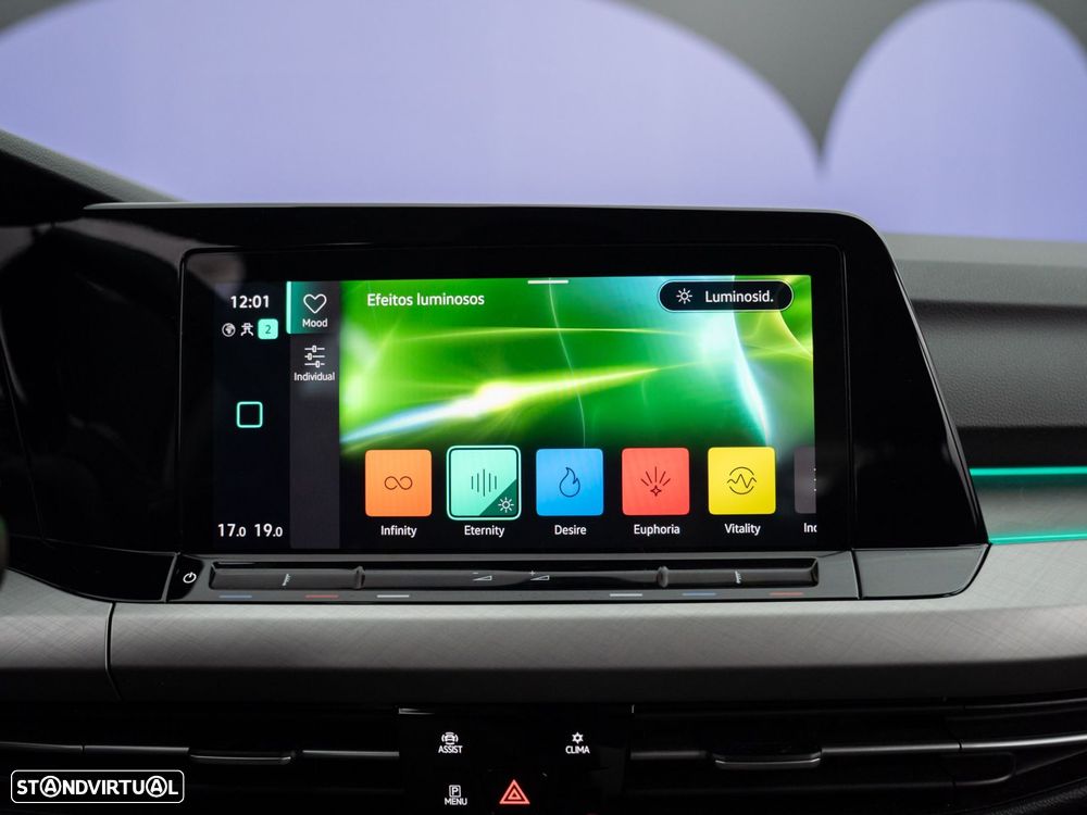 VW Golf 2.0 TDI Life DSG - 29