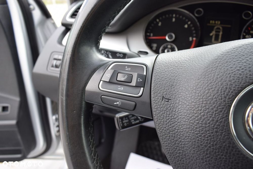 Volkswagen Passat - 27