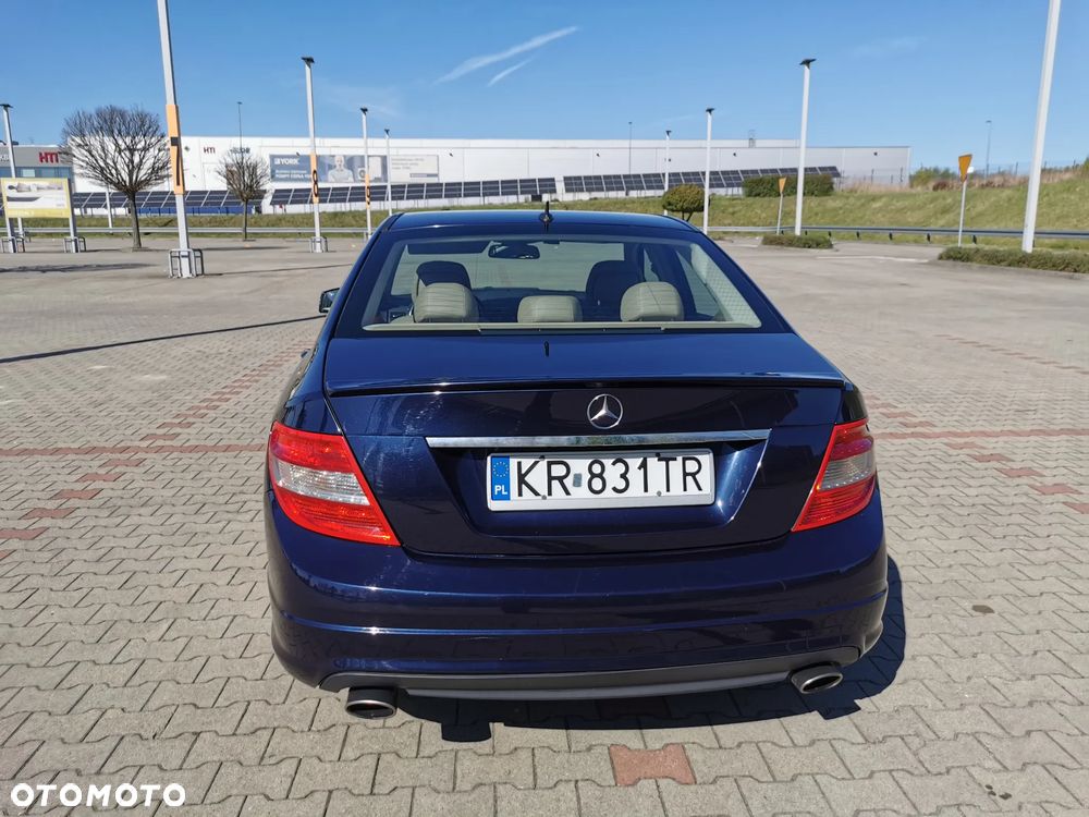 Mercedes-Benz Klasa C 300 4Matic 7G-TRONIC Avantgarde - 7